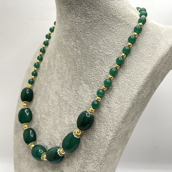 Artisan Handcrafted Green Gemstone Gold Tone Beaded Statement Necklace Elegant - Picture 3 of 8